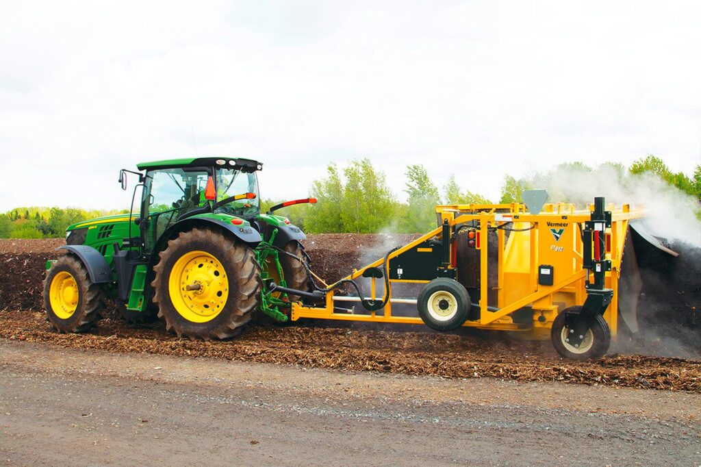 Překopávač kompostu Vermeer CT612