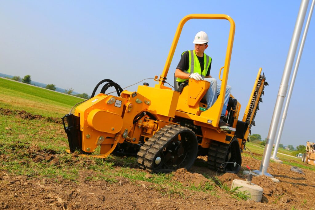 Vibrační pluh Vermeer PTX44