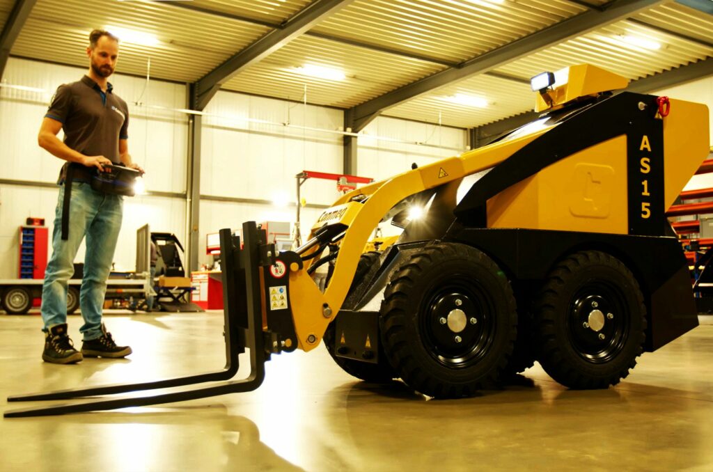 Mininakladač Conmeq AS15